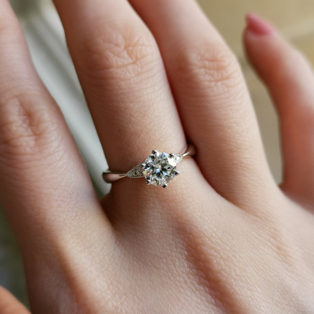 0.80 CT Round Shaped Moissanite Solitaire Engagement Ring 2